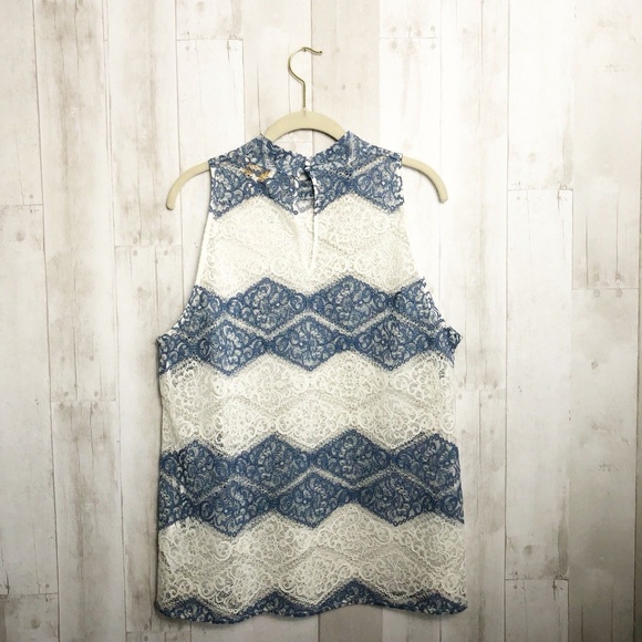 ❌SOLD❌ [Laundry] Shelli Segal Lace Mock Neck Top - Picture 4 of 8